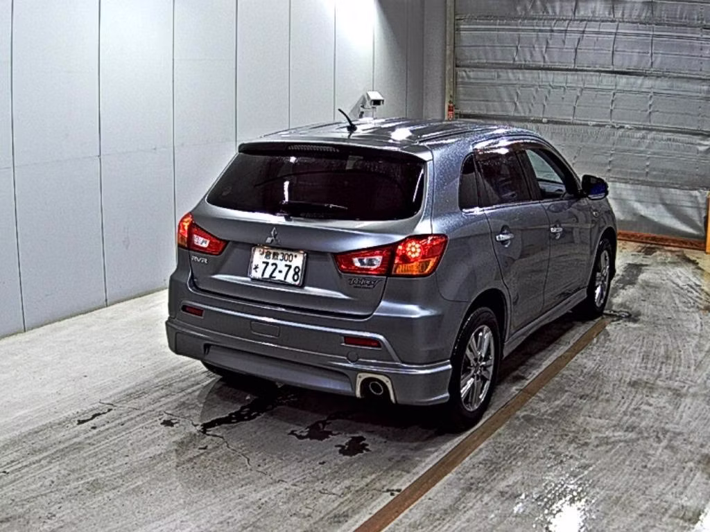 MITSUBISHI RVR