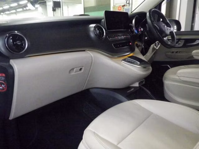 MERCEDES-BENZ V-CLASS