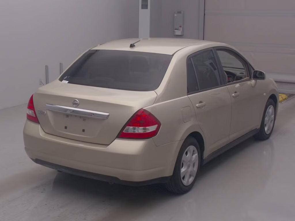 NISSAN TIIDA LATIO