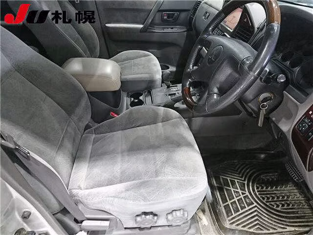 MITSUBISHI PAJERO