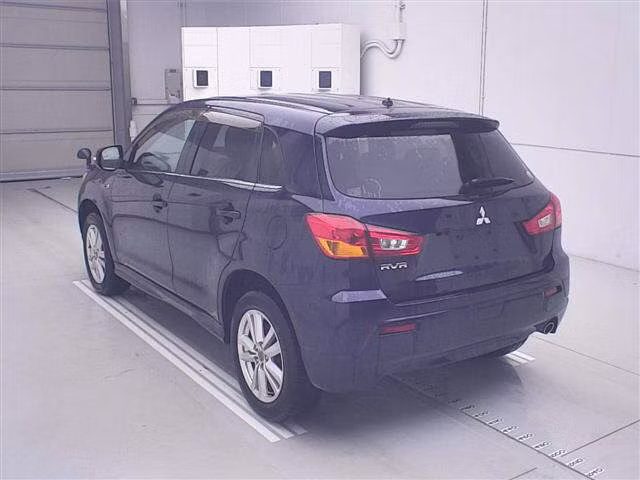 MITSUBISHI RVR