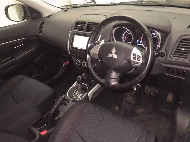 MITSUBISHI RVR