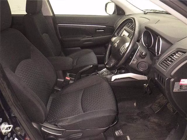 MITSUBISHI RVR