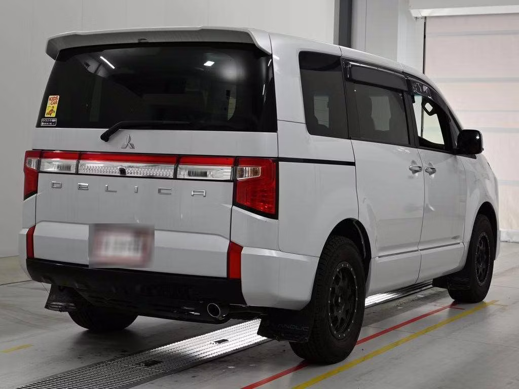 MITSUBISHI DELICA D:5
