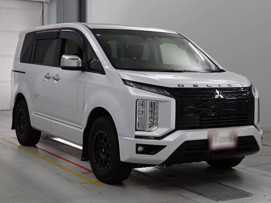 MITSUBISHI DELICA D:5