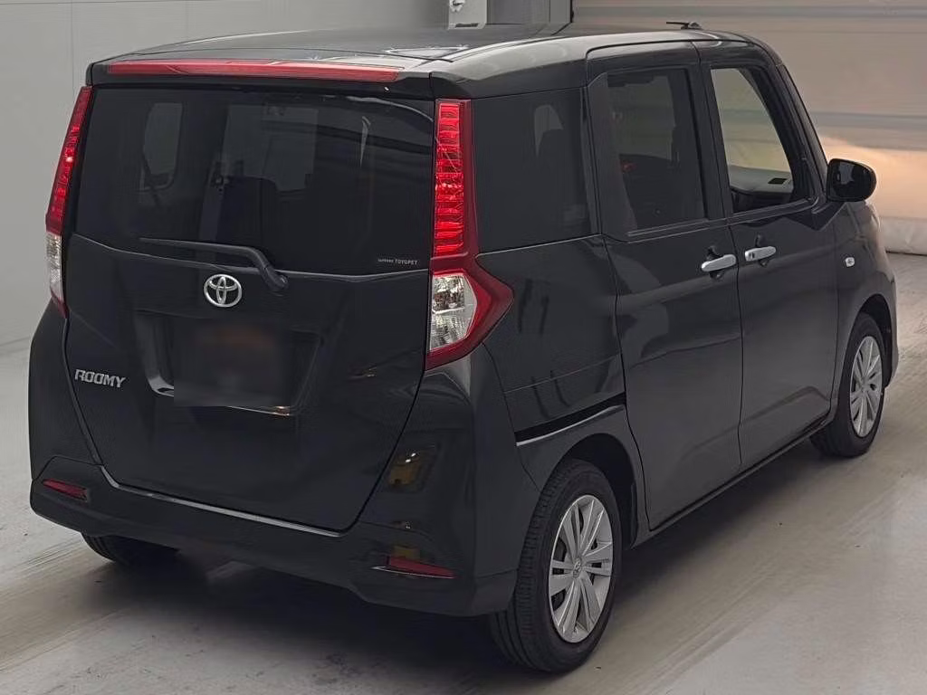 TOYOTA ROOMY