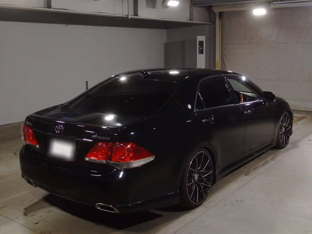TOYOTA CROWN