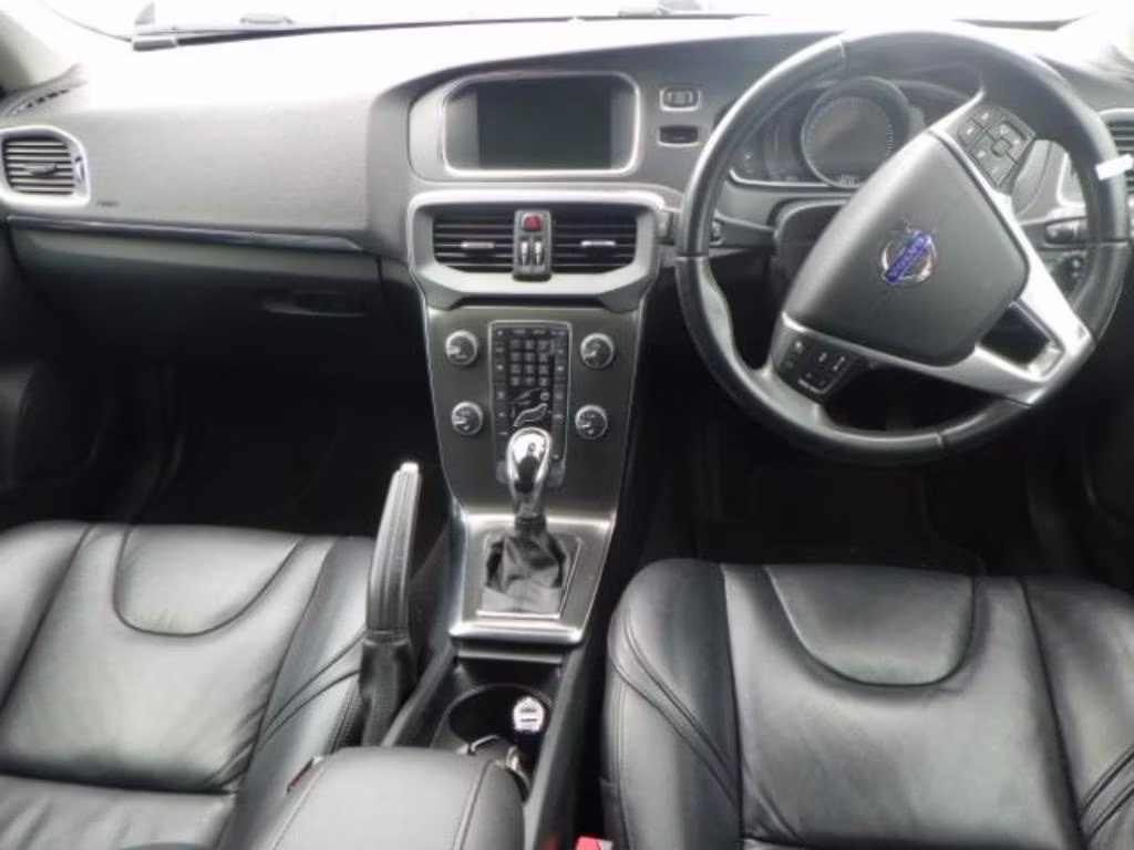 VOLVO V40