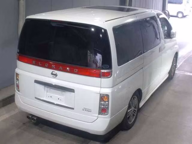 NISSAN ELGRAND