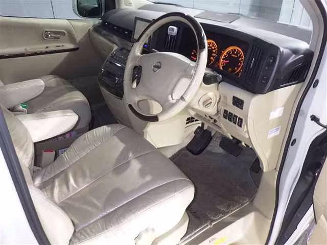 NISSAN ELGRAND