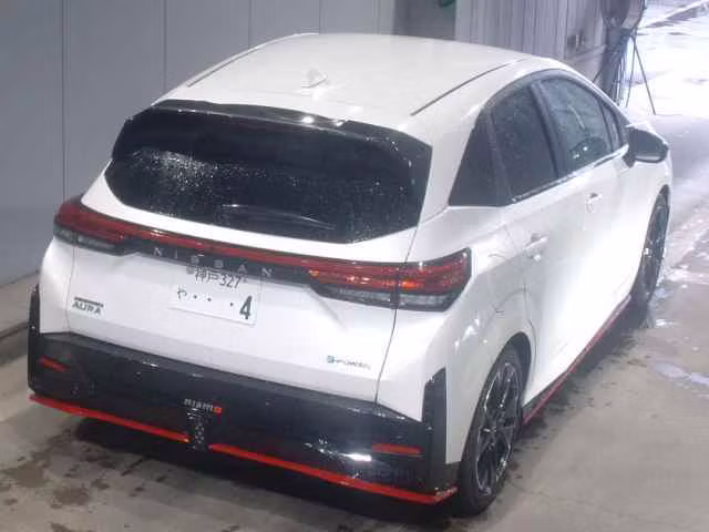 NISSAN AURA