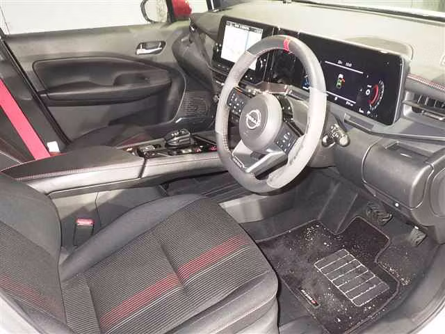 NISSAN AURA