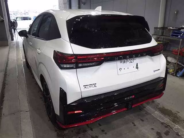 NISSAN AURA