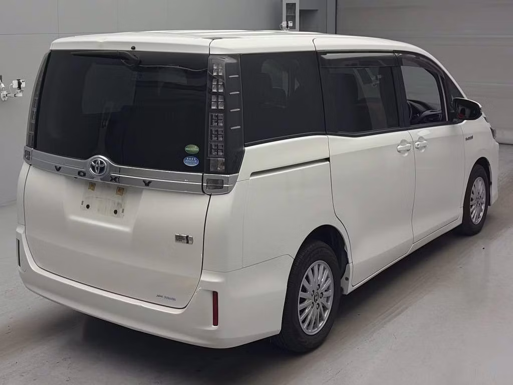 TOYOTA VOXY