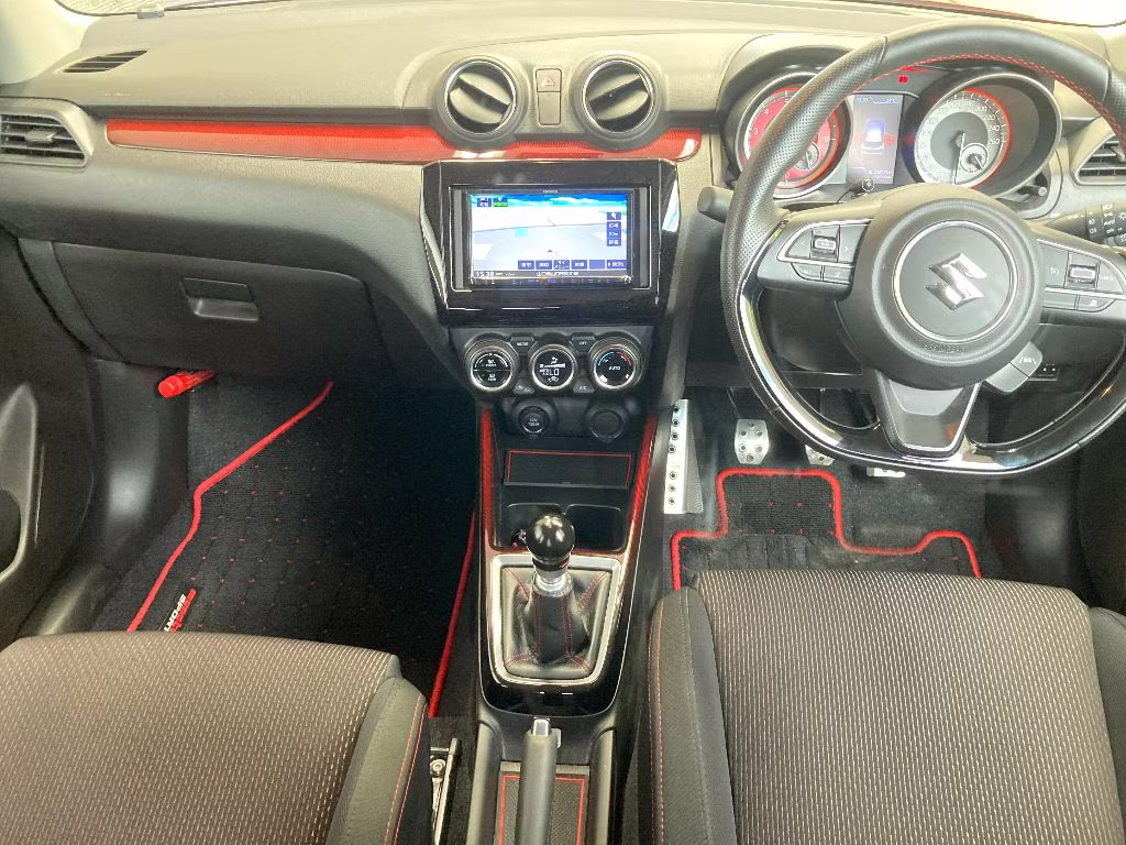 SUZUKI SWIFT