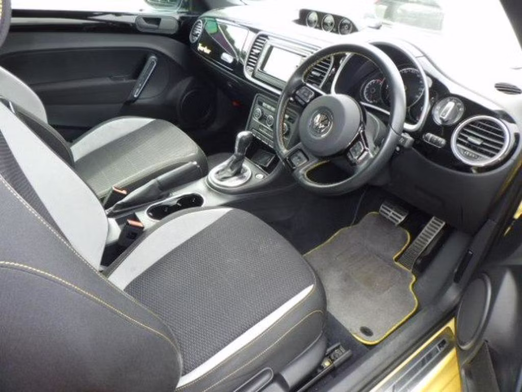 VOLKSWAGEN BEETLE