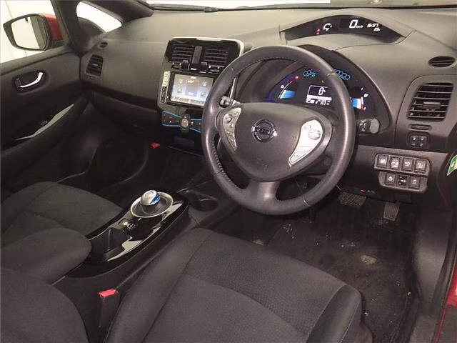 NISSAN LEAF