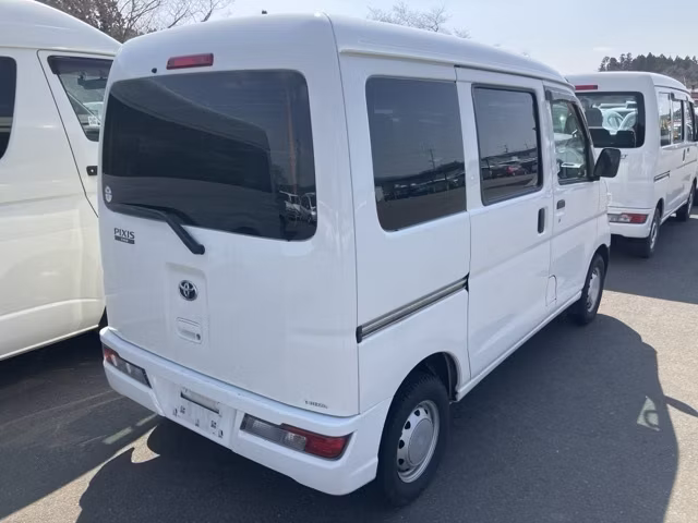 TOYOTA PIXIS VAN