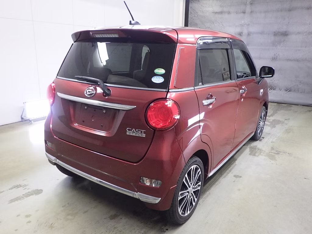 DAIHATSU CAST