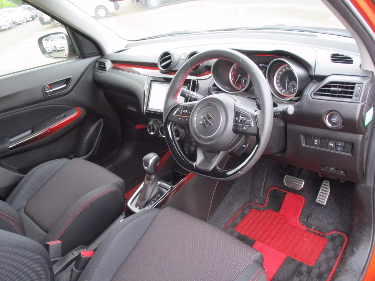 SUZUKI SWIFT