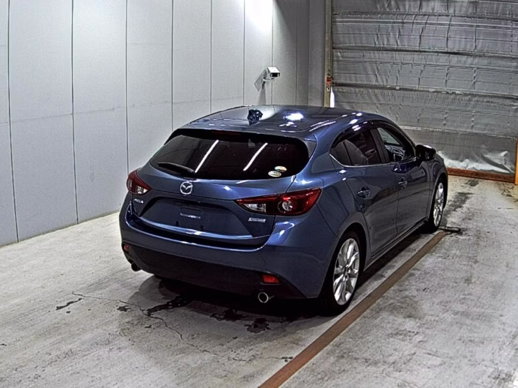 MAZDA AXELA