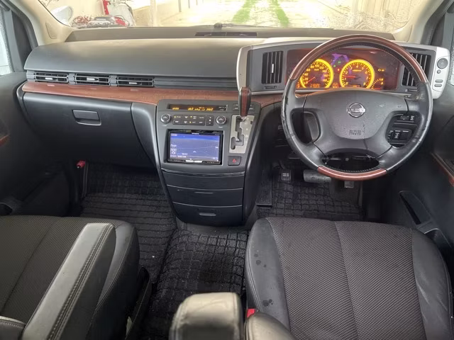 NISSAN ELGRAND