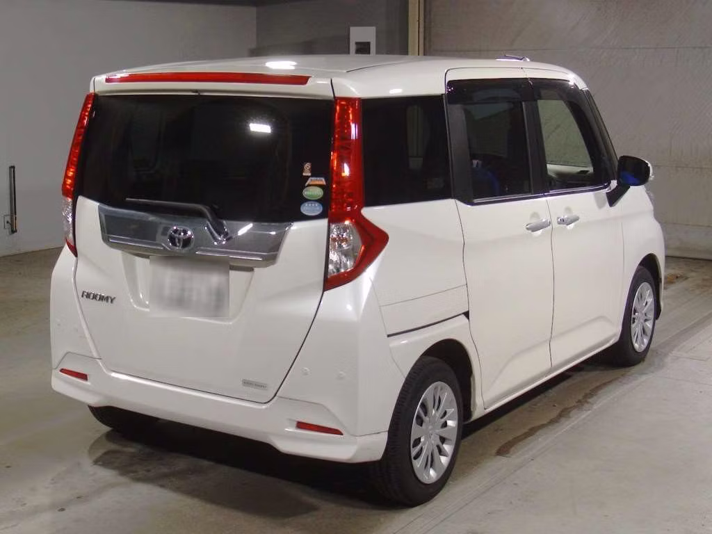 TOYOTA ROOMY