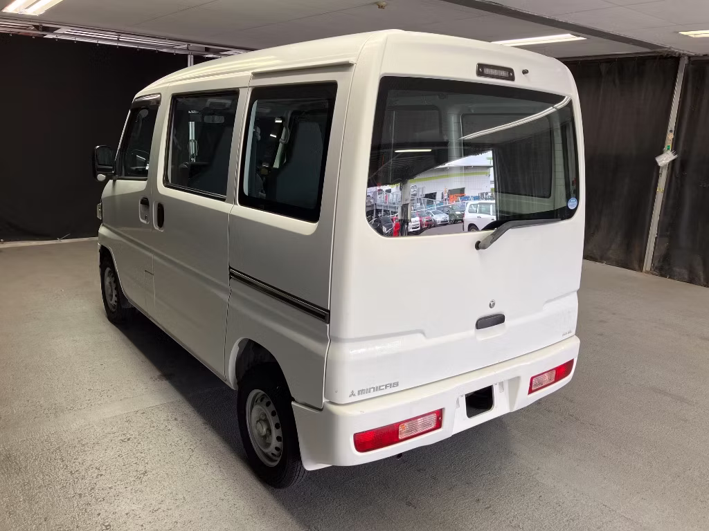 MITSUBISHI MINICAB