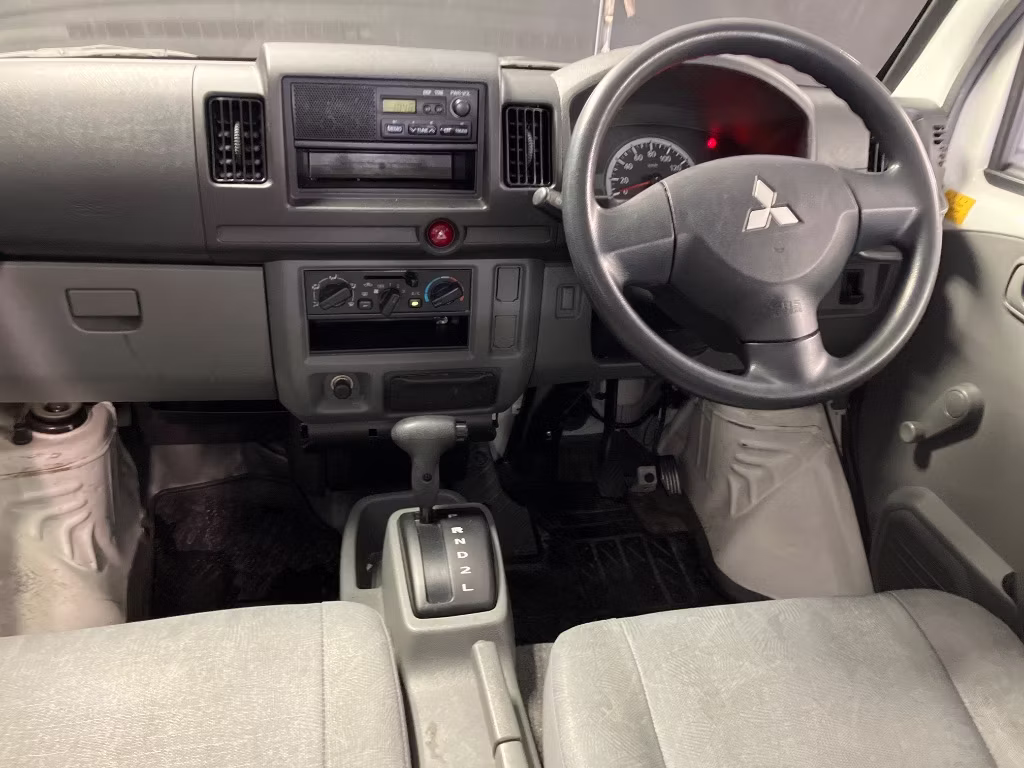 MITSUBISHI MINICAB