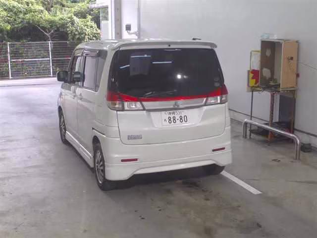 MITSUBISHI DELICA D:2