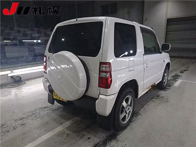 MITSUBISHI PAJERO MINI