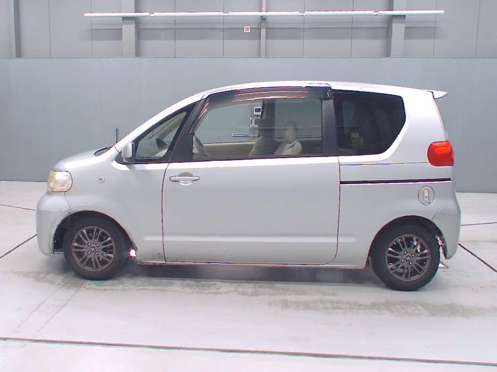 TOYOTA PORTE