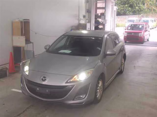 MAZDA AXELA