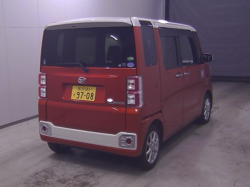 DAIHATSU WAKE