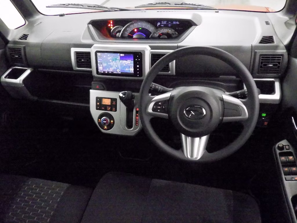 DAIHATSU WAKE