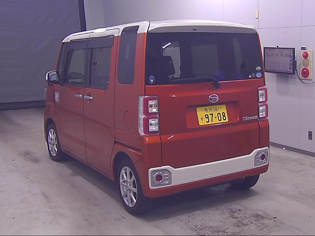 DAIHATSU WAKE