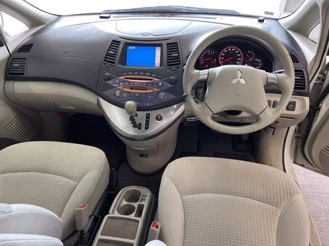 MITSUBISHI GRANDIS