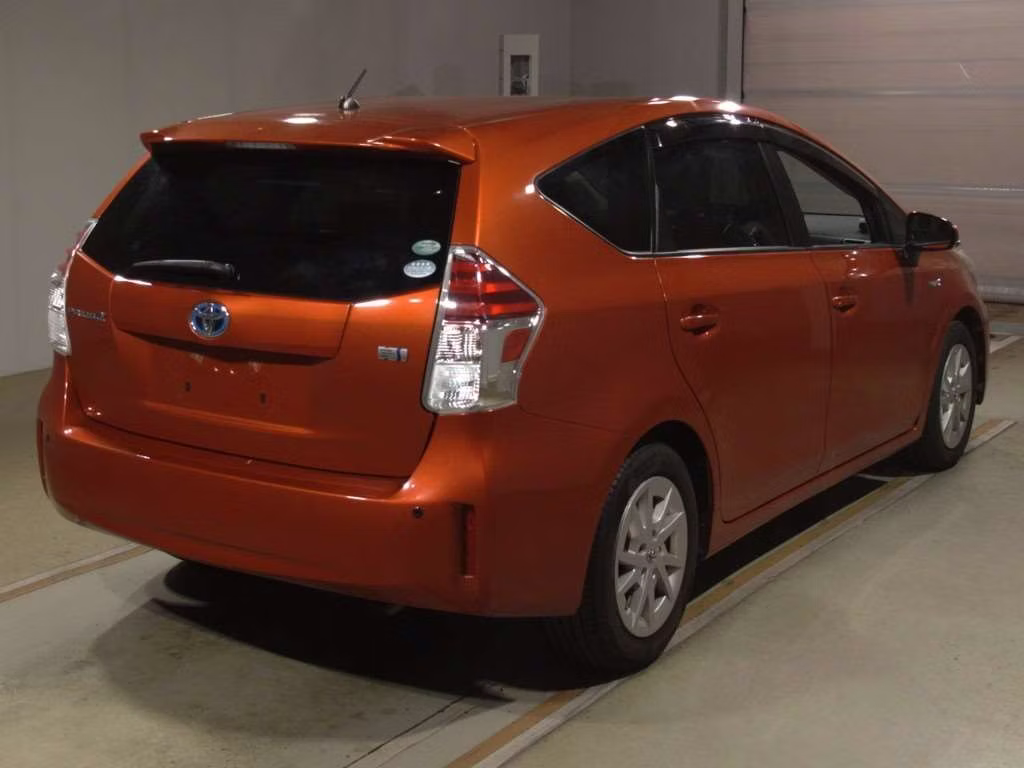 TOYOTA PRIUS ALPHA