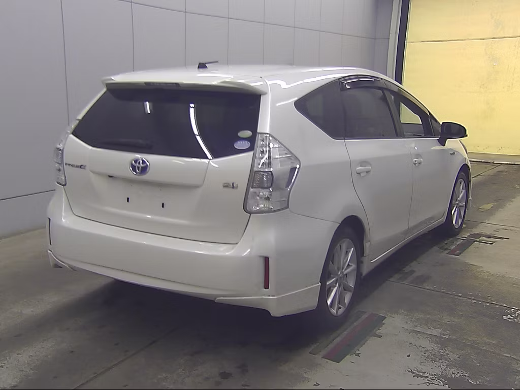 TOYOTA PRIUS ALPHA