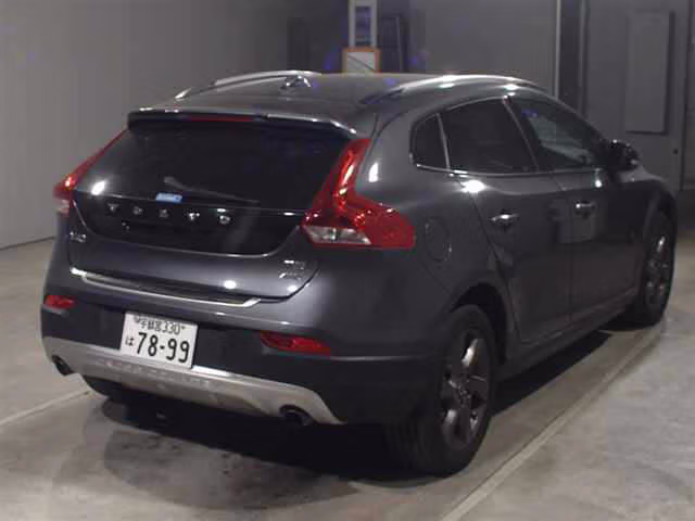 VOLVO V40