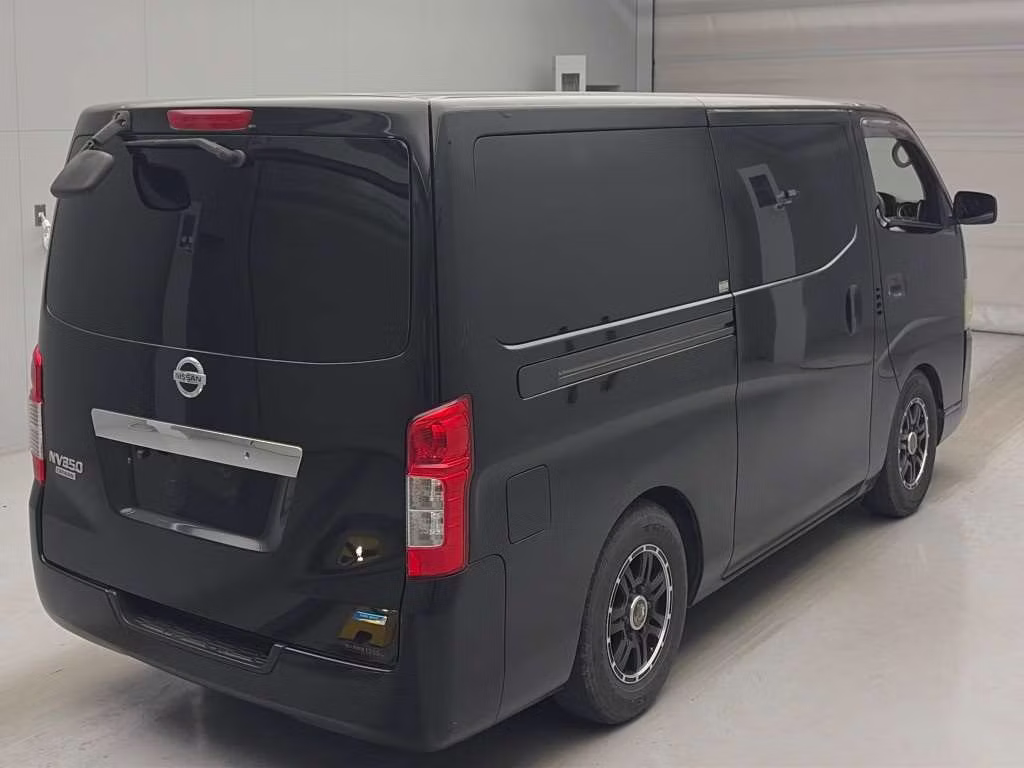 NISSAN NV350 CARAVAN