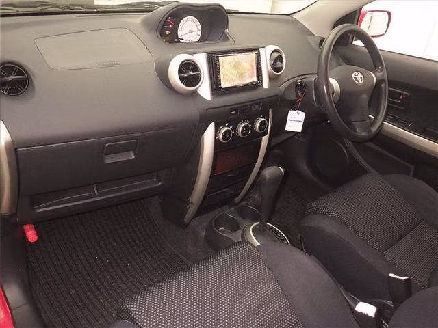 TOYOTA IST