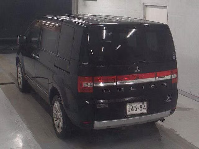 MITSUBISHI DELICA D:5