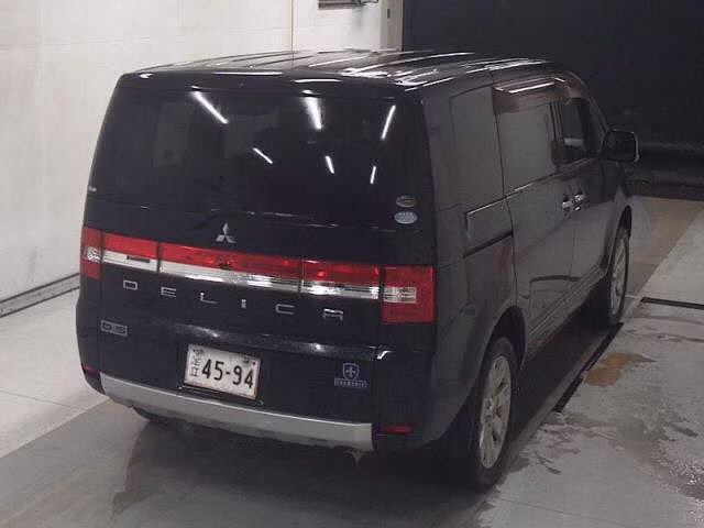 MITSUBISHI DELICA D:5