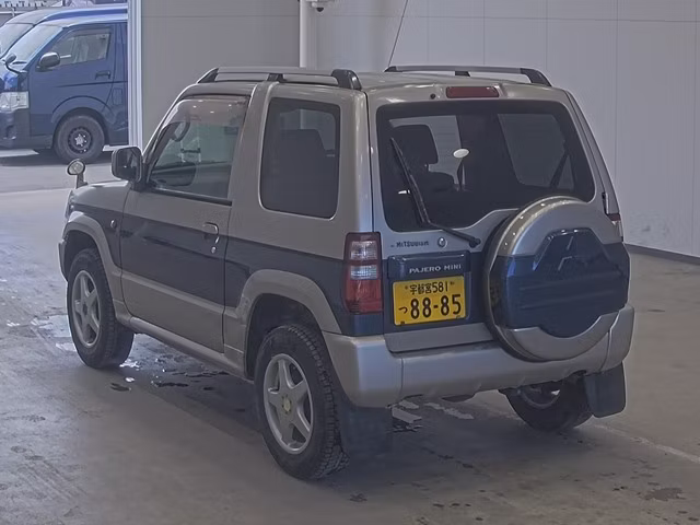MITSUBISHI PAJERO MINI