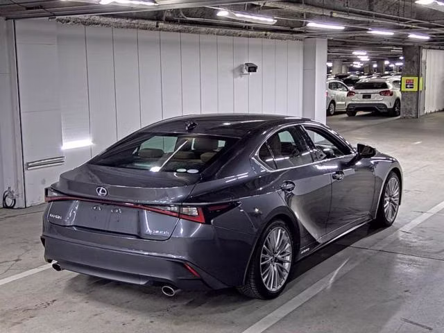 LEXUS IS300H
