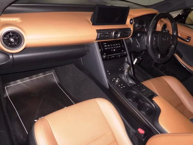 LEXUS IS300H