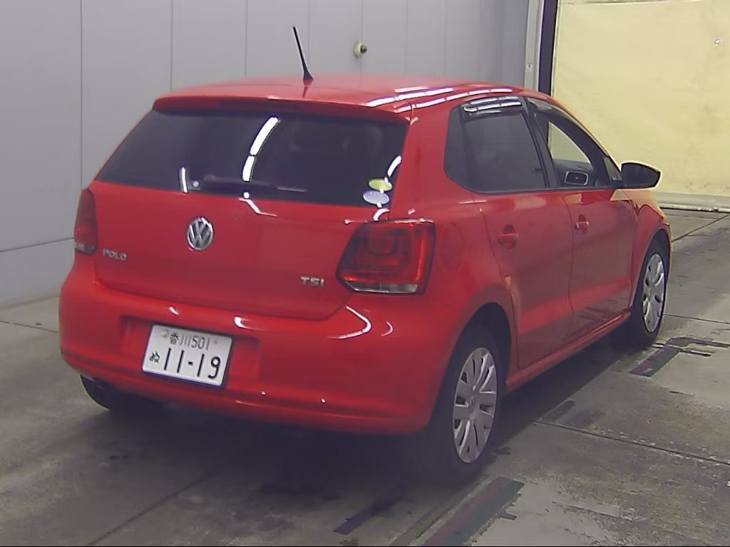 VOLKSWAGEN POLO