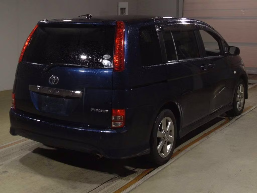 TOYOTA ISIS
