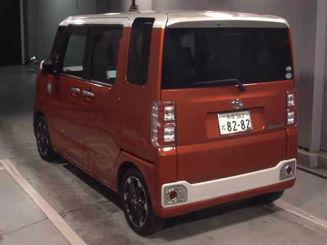 DAIHATSU WAKE